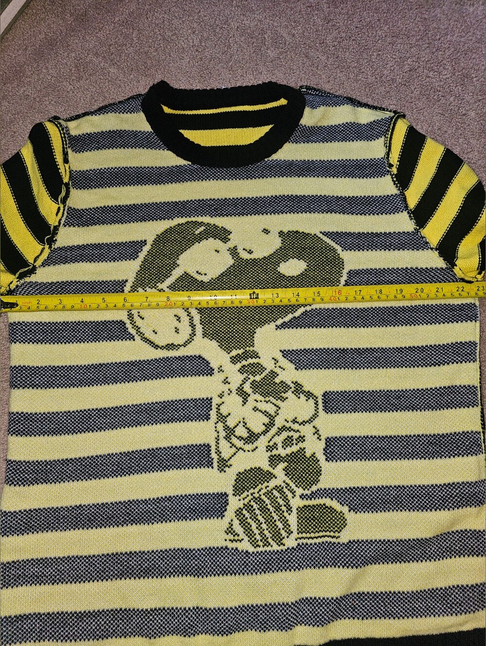 NWOT 2018 Peanuts Snoopy Sweater Black Yellow Striped Long Sleeve Crew Neck RARE - Picture 7 of 10